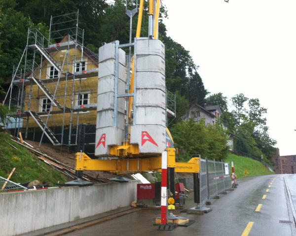 24 Meter Kran am Hang