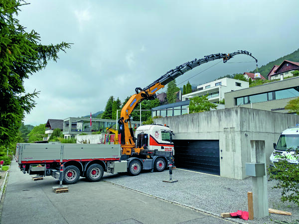 volle Kranausladung inkl. Handverlängerungen